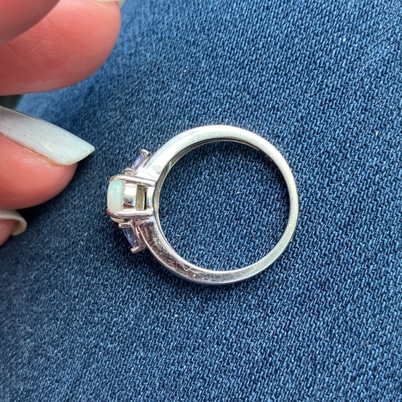 10kt white Gold Opal Amethyst Diamond Ring. - Picture 9 of 13